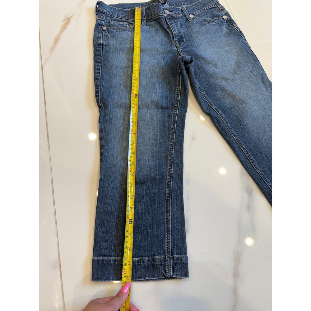 New York & Company Womens Blue Denim Capri Jeans Size 6 Medium Wash Cropped - Picture 3 of 5